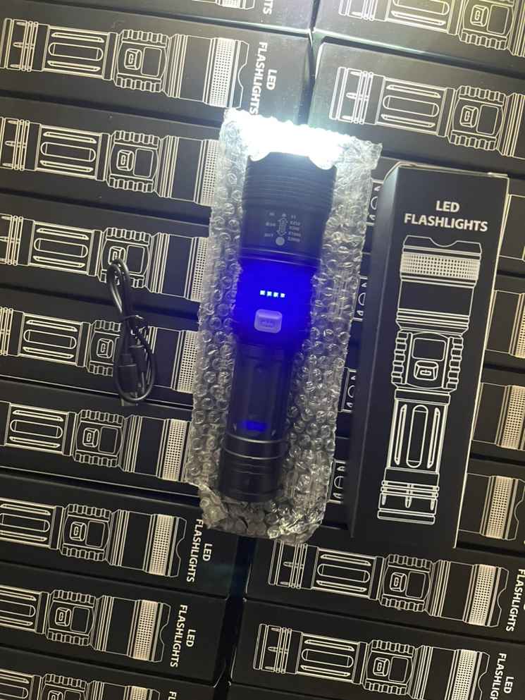 Wholesale LED Flashlight - LED-01 Los Angeles Lot